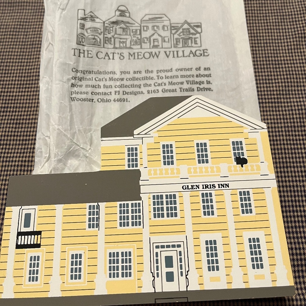 Cat's Meow Village GLEN IRIS INN, 1995, Signed Falina